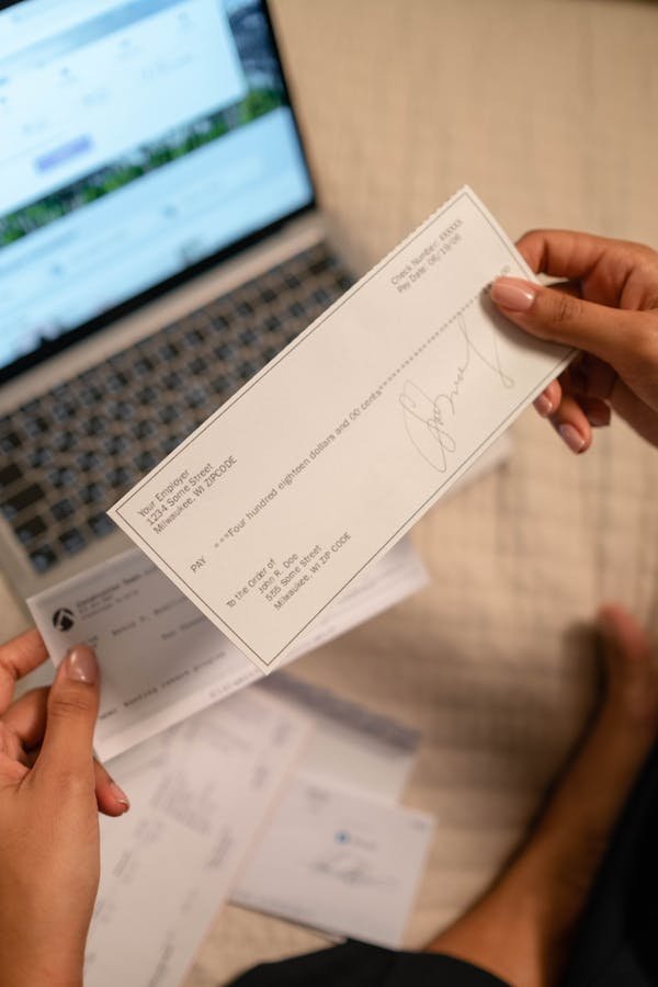 Banque en ligne avec chéquier : choisissez la flexibilité